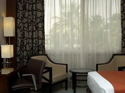 Holiday Inn Riyadh Izdihar By Ihg 4*,